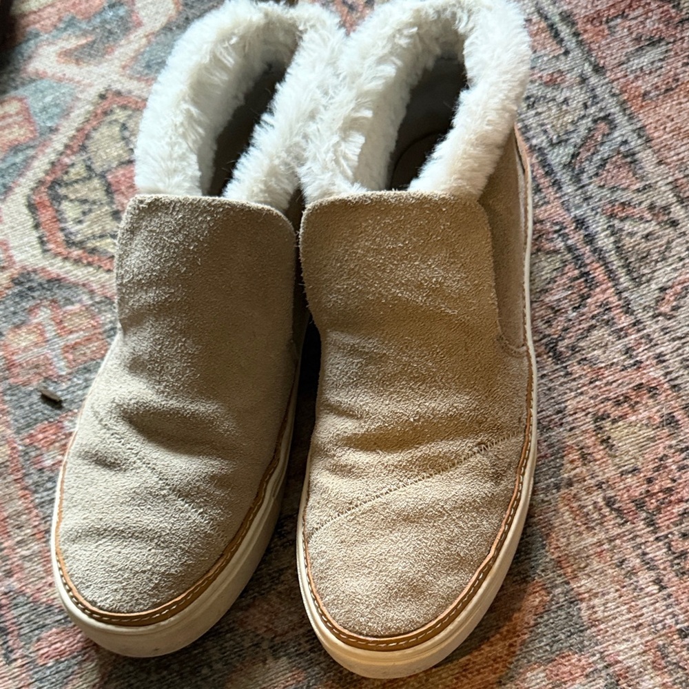 Toms Beige Suede Slip-On Slippers with Faux Fur Lining